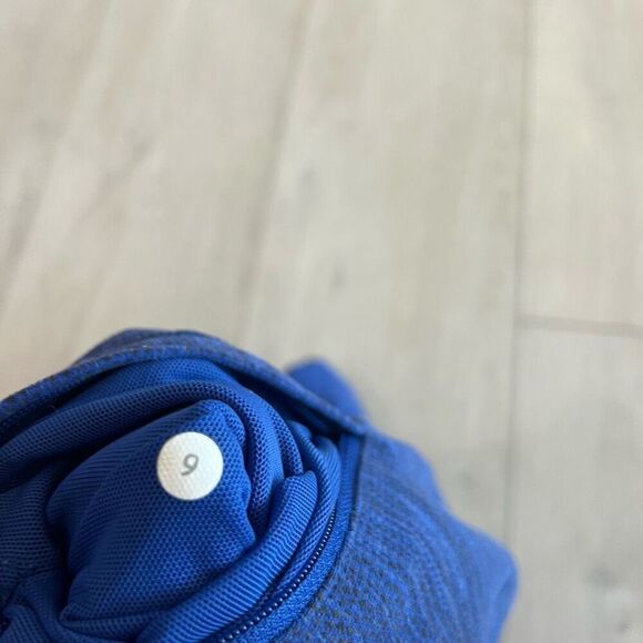 LULULEMON BLUE DEFINE HOODED JACKET size 6 - Picture 7 of 7